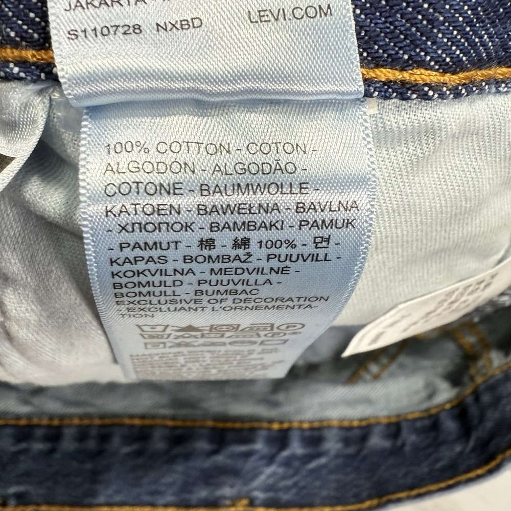 Levi's 565 Jean Shorts Mens 38 Blue Medium Wash 11" Inseam NWT - Picture 10 of 10